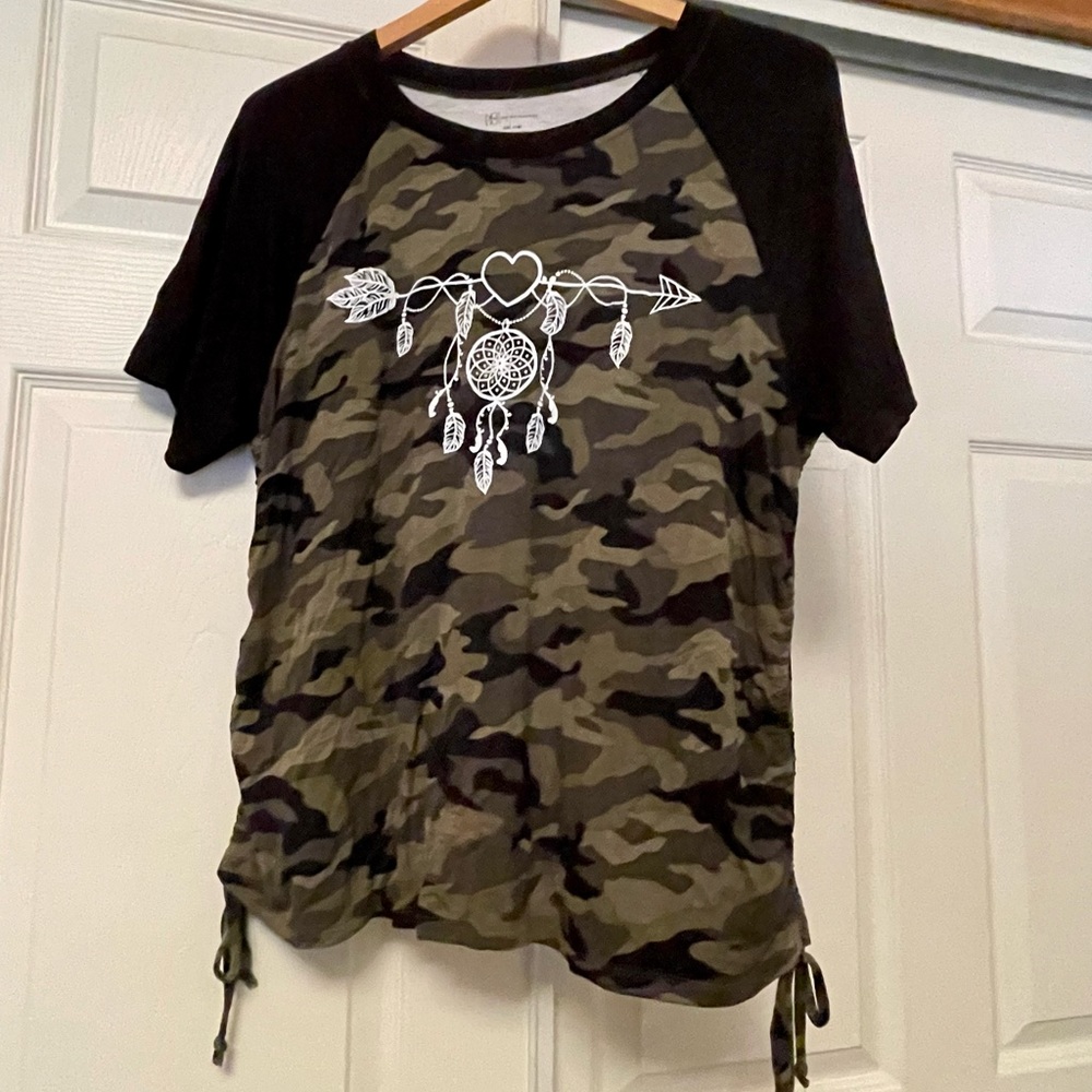 No Boundaries Camo Ruched Dreamcatcher Top Size 19 (2X/3X)